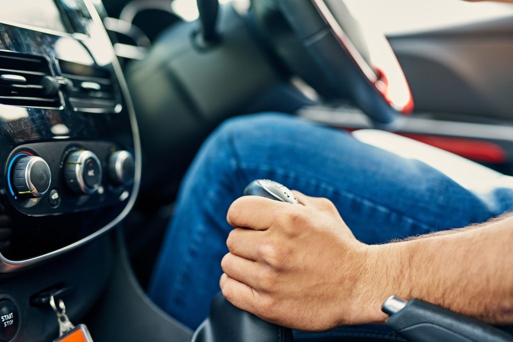 چرا لرزش دنده داریم؟ علت‌ها و نحوه رفع آن